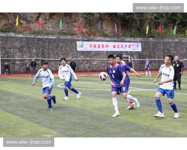 湖南省足球联赛激战正酣 本土球队奋勇争先展现地方足球实力